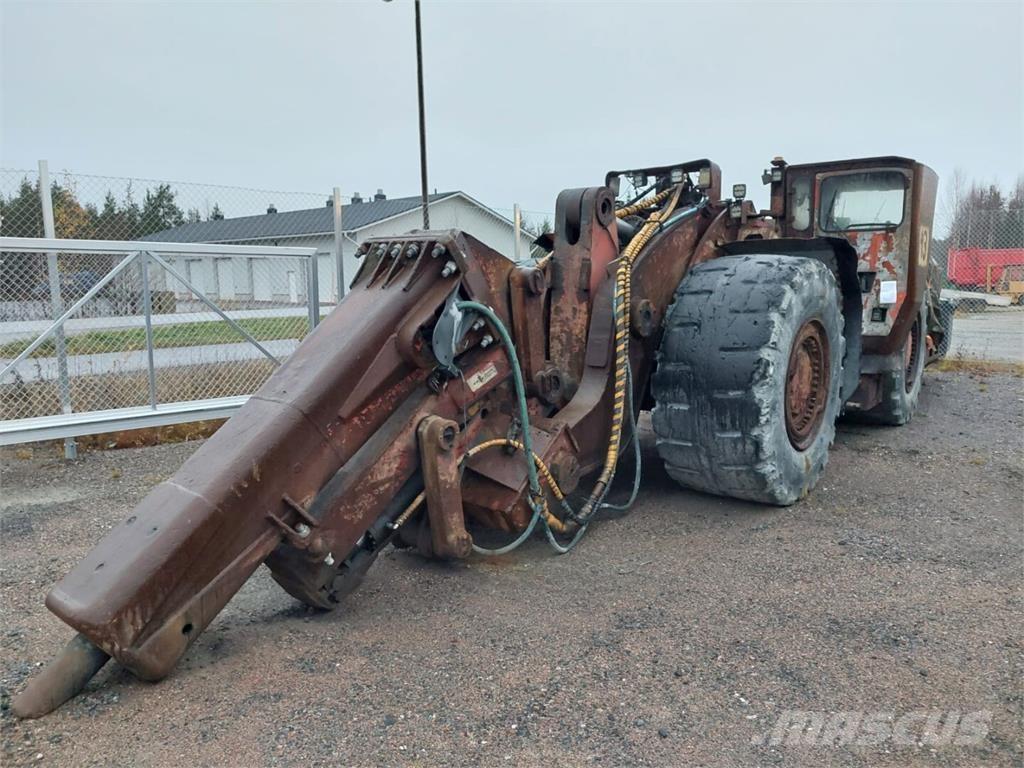 Sandvik TORO 0011 Gumikerekes homlokrakodók