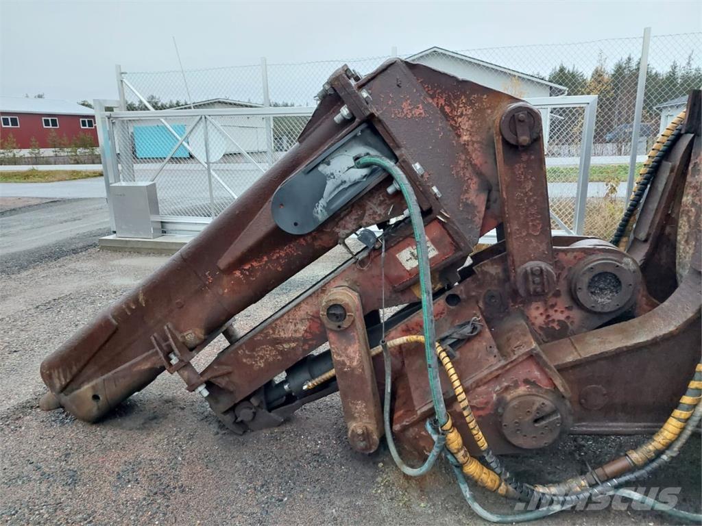 Sandvik TORO 0011 Gumikerekes homlokrakodók