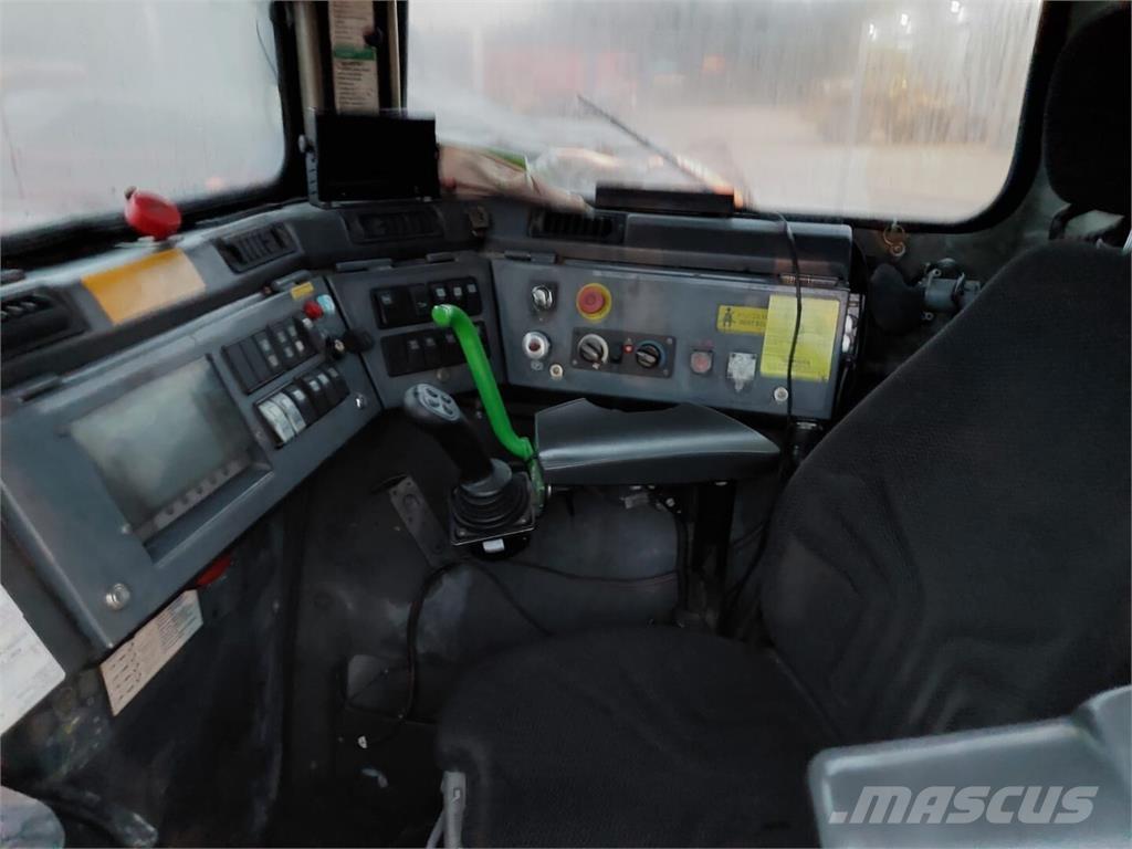 Sandvik TORO 517 Gumikerekes homlokrakodók