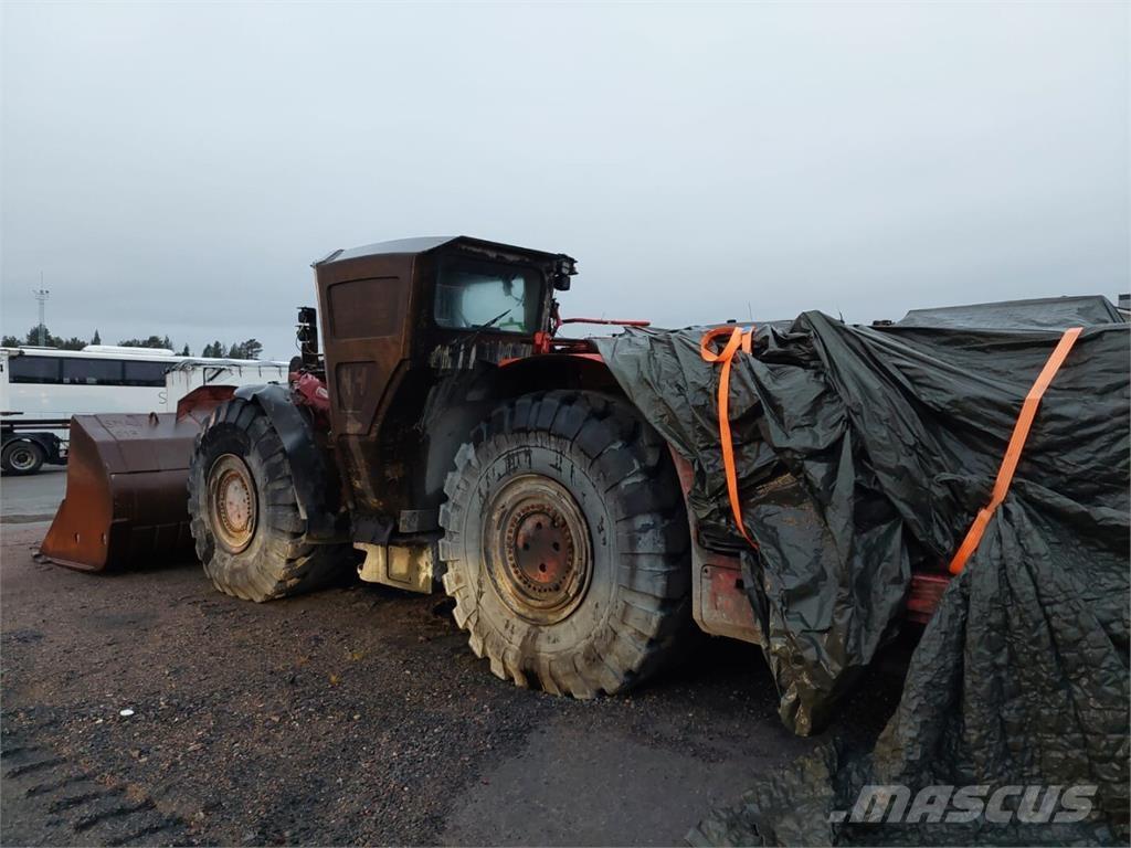 Sandvik TORO 517 Gumikerekes homlokrakodók