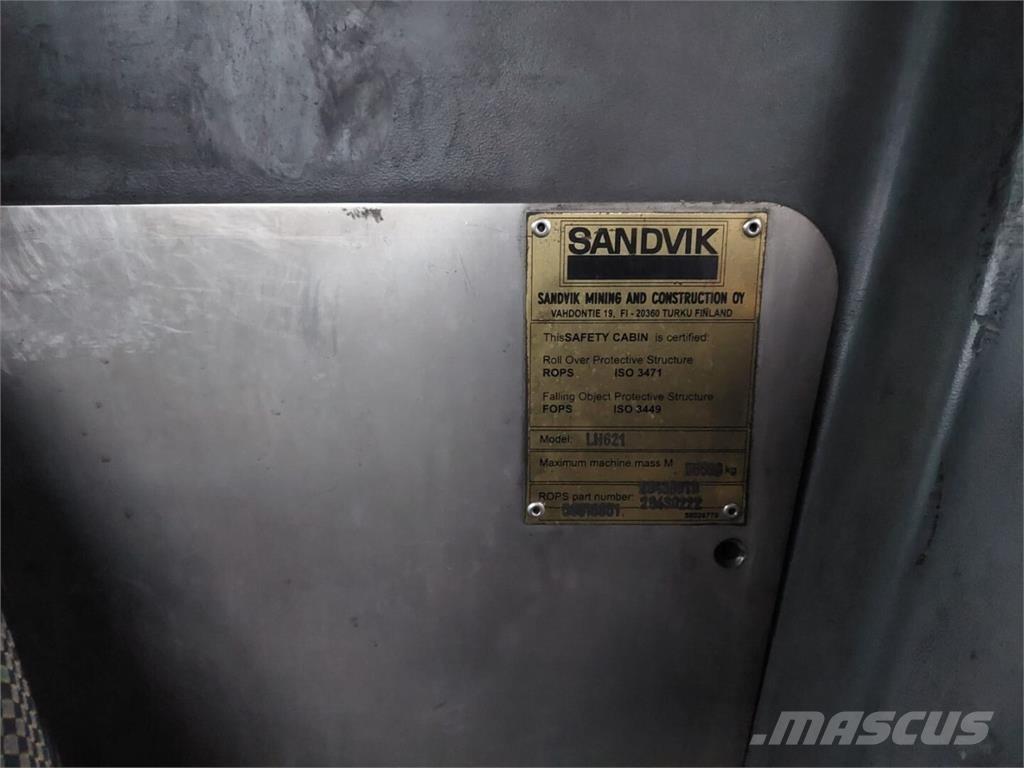 Sandvik TORO 621 Gumikerekes homlokrakodók