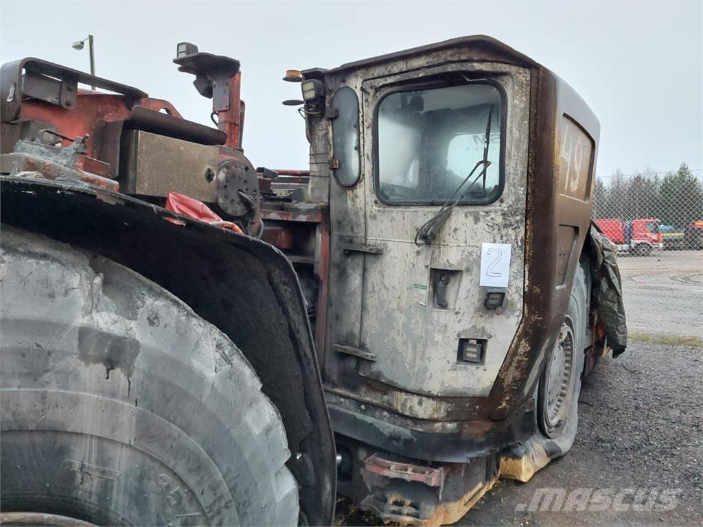 Sandvik TORO 621 Gumikerekes homlokrakodók