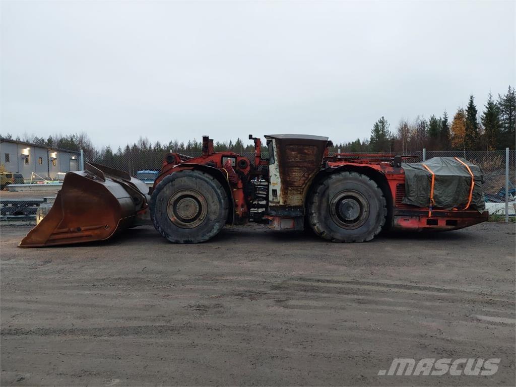 Sandvik TORO 621 Gumikerekes homlokrakodók