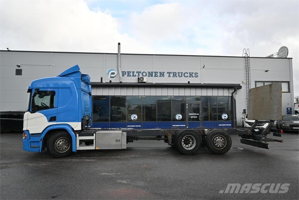 Scania P370 6x2*4 Fülkés alváz