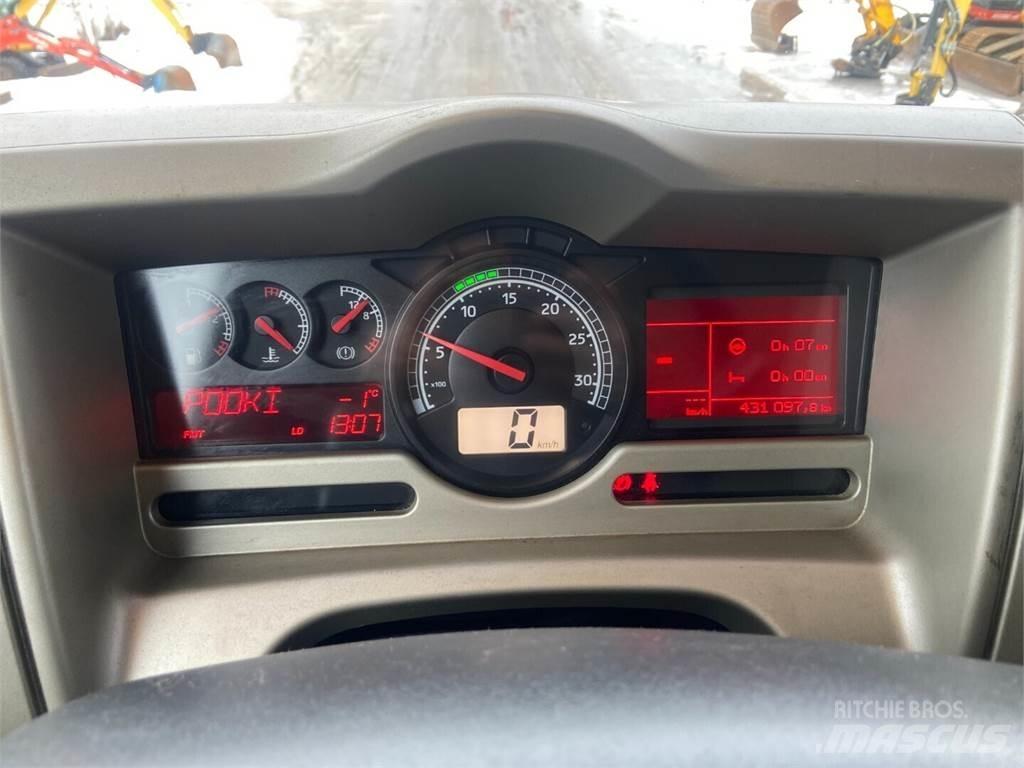 Sisu C 600 2+2 erdészeti gépszállító teherautók