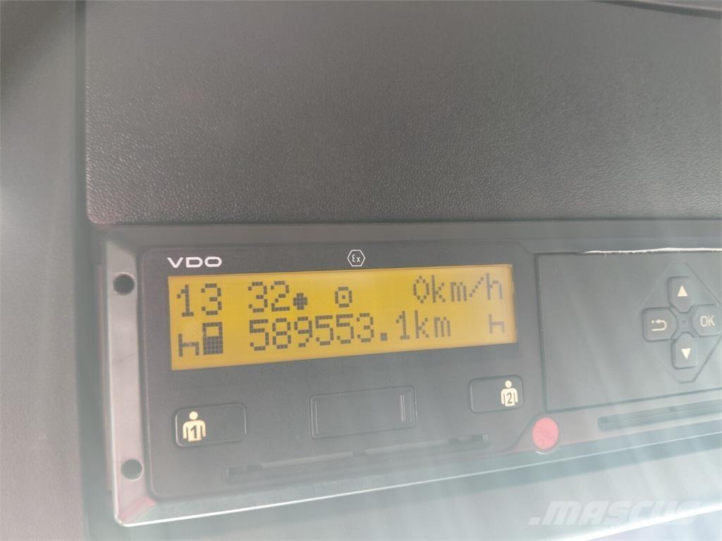 Sisu CM16M 8x4 Billenő teherautók