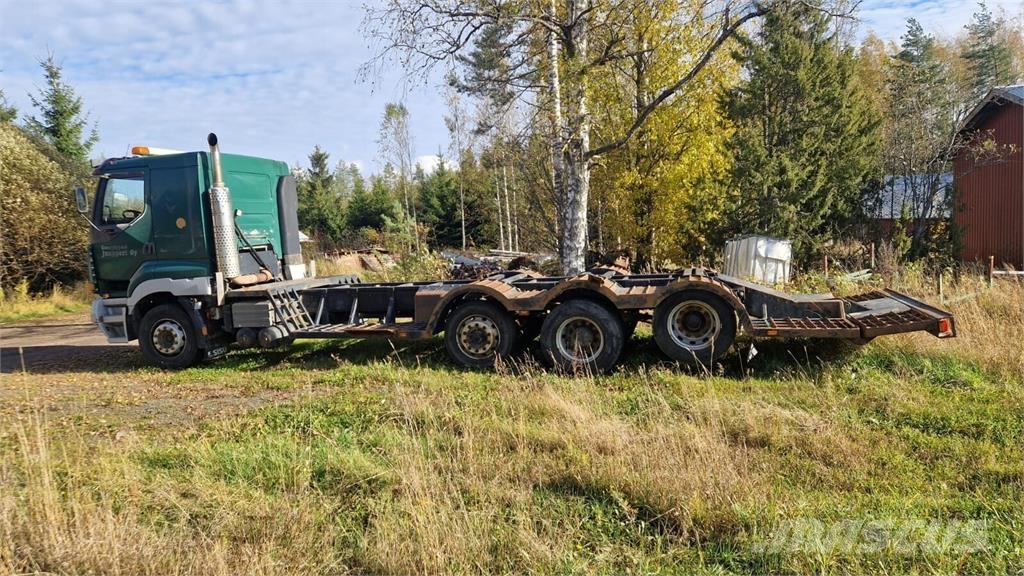 Sisu E12M Járműszállítók