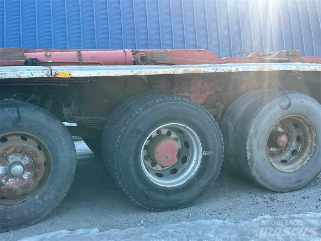 Sisu E14 Horgos rakodó teherautók