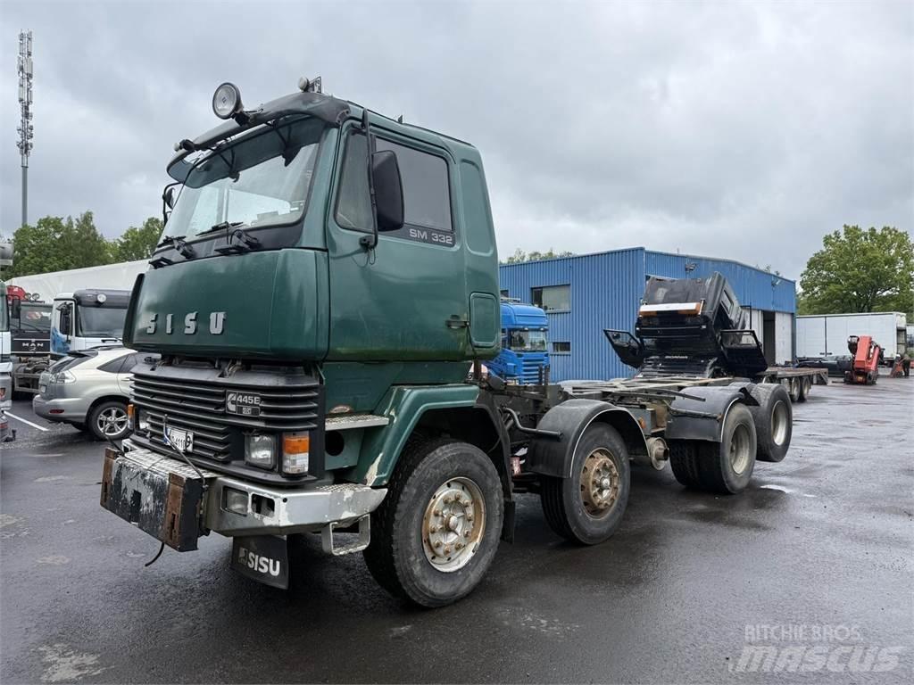 Sisu Sm332 8x2 Fülkés alváz