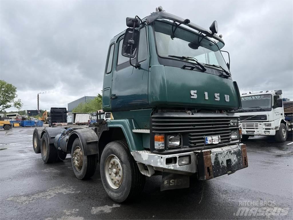 Sisu Sm332 8x2 Fülkés alváz