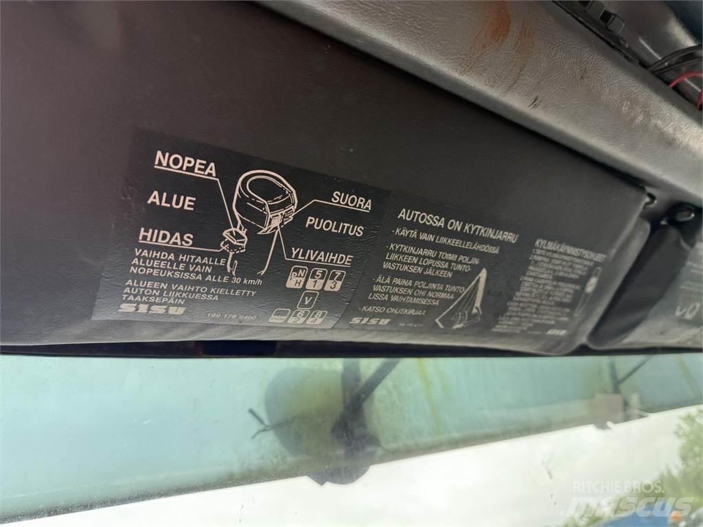 Sisu Sm332 8x2 Fülkés alváz