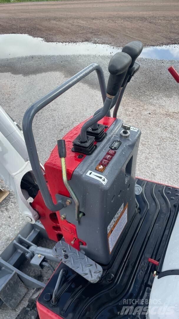 Takeuchi TB210R Mini kotrók < 7t