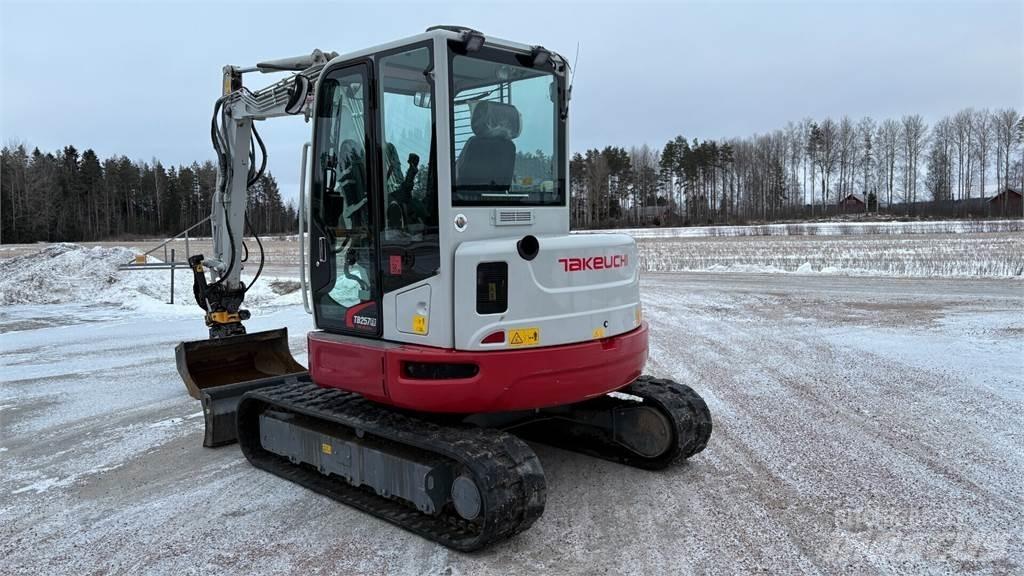Takeuchi TB257FR Mini kotrók < 7t