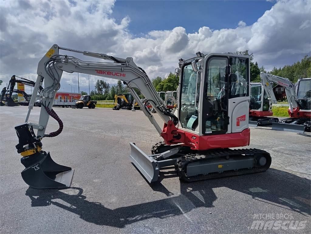 Takeuchi TB335R Mini kotrók < 7t
