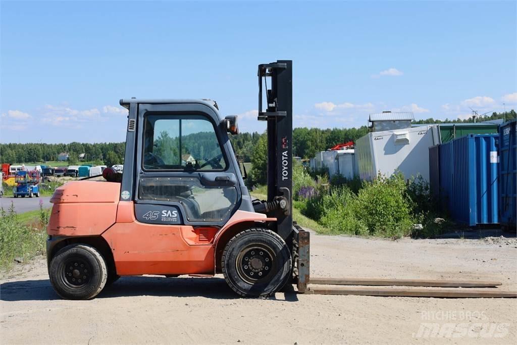 Toyota 7FD40 Dízel targoncák