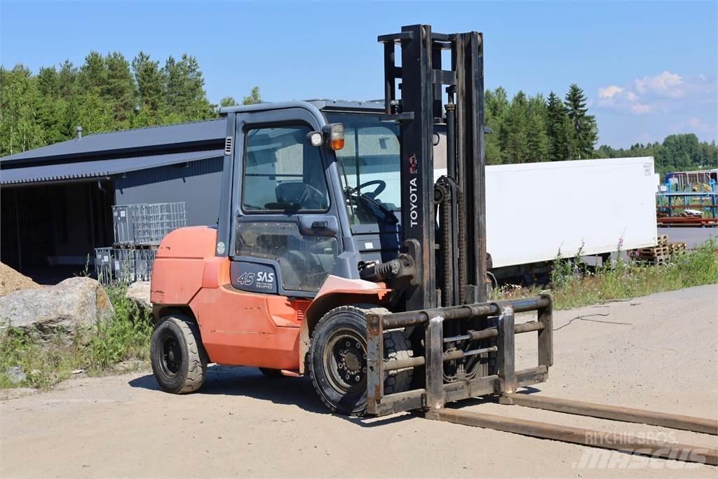 Toyota 7FD40 Dízel targoncák
