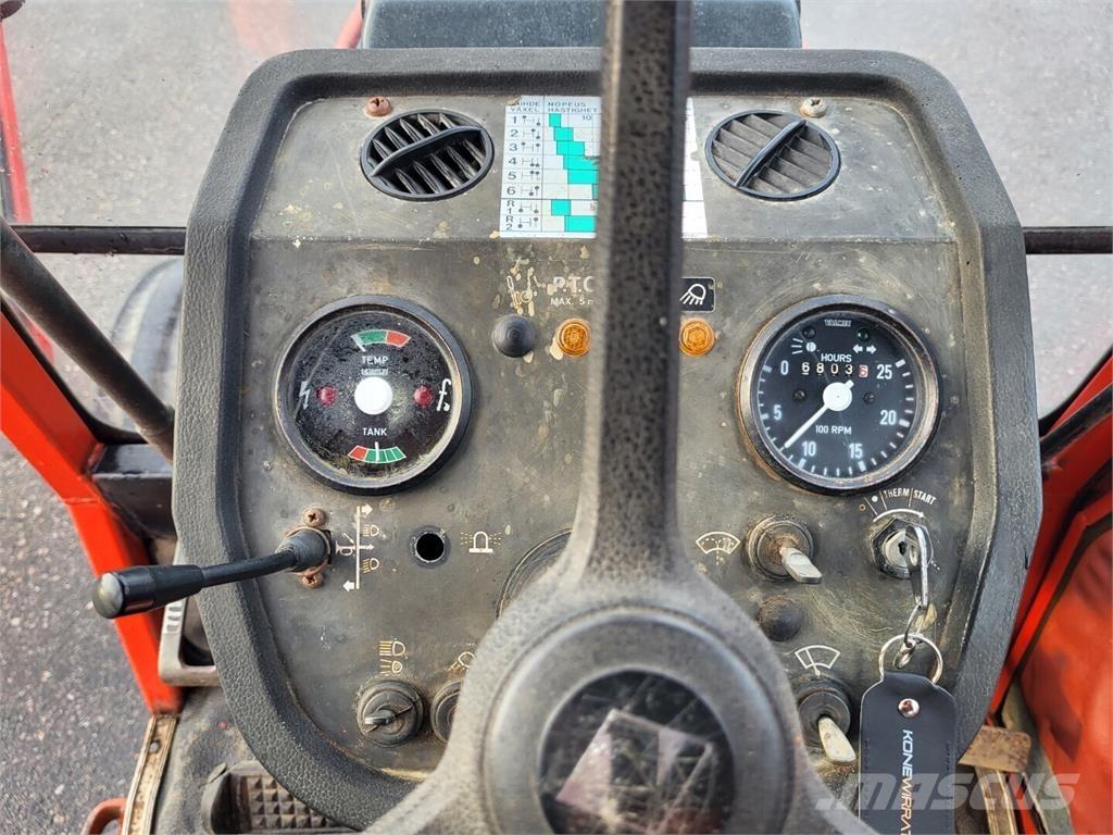 Valmet 604 Traktorok