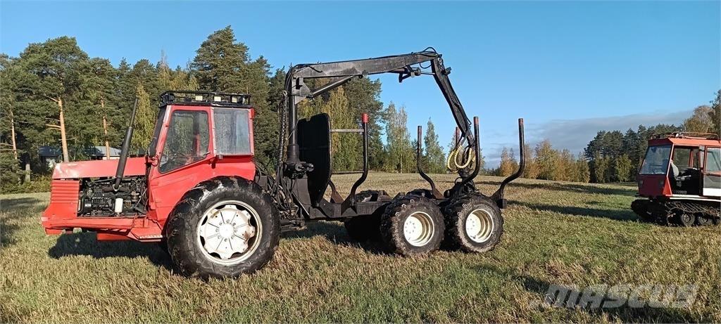 Valmet 702 Kihordók