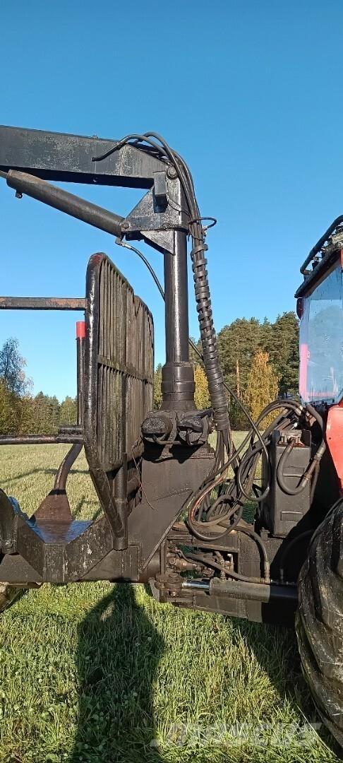 Valmet 702 Kihordók