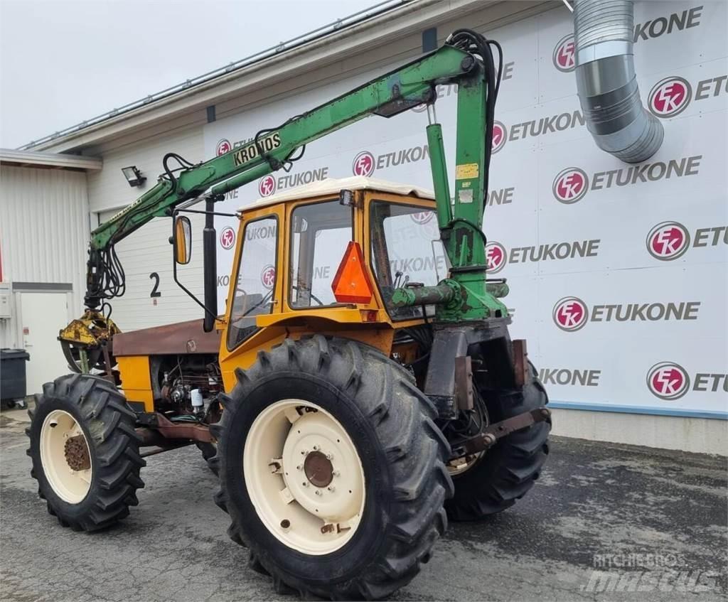 Valmet 802-4 Traktorok