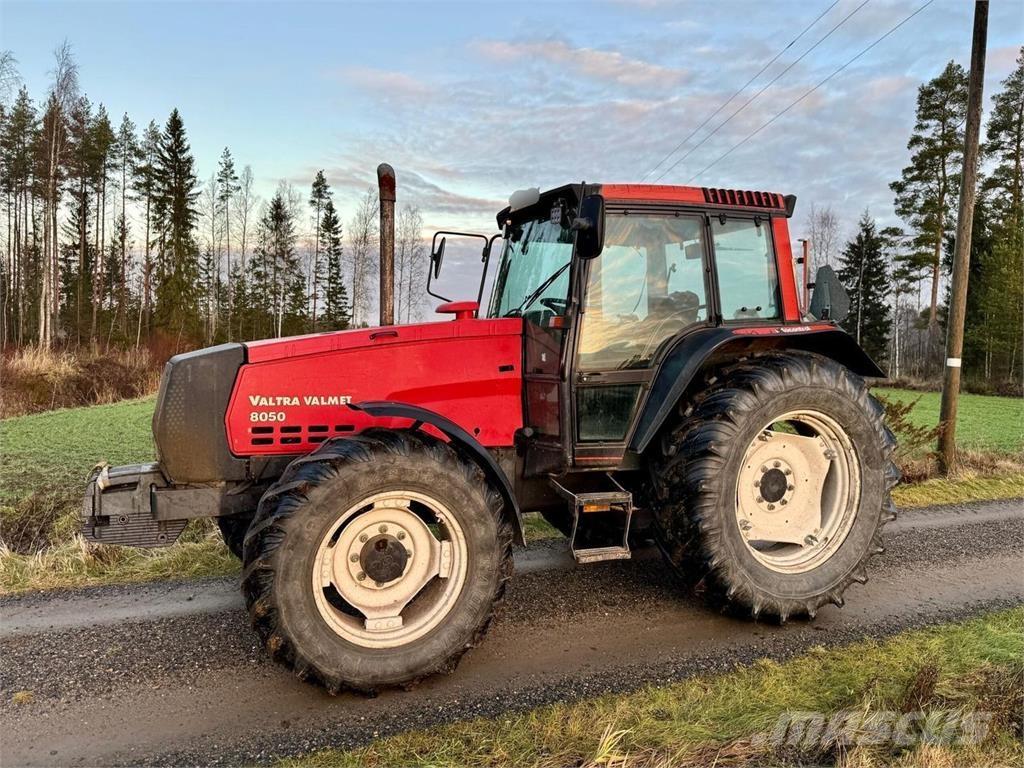 Valmet 8050 Traktorok