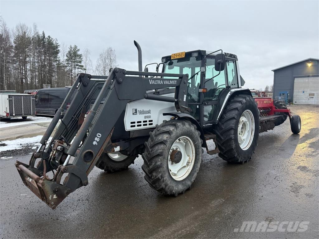 Valmet 8100 Turbo Traktorok