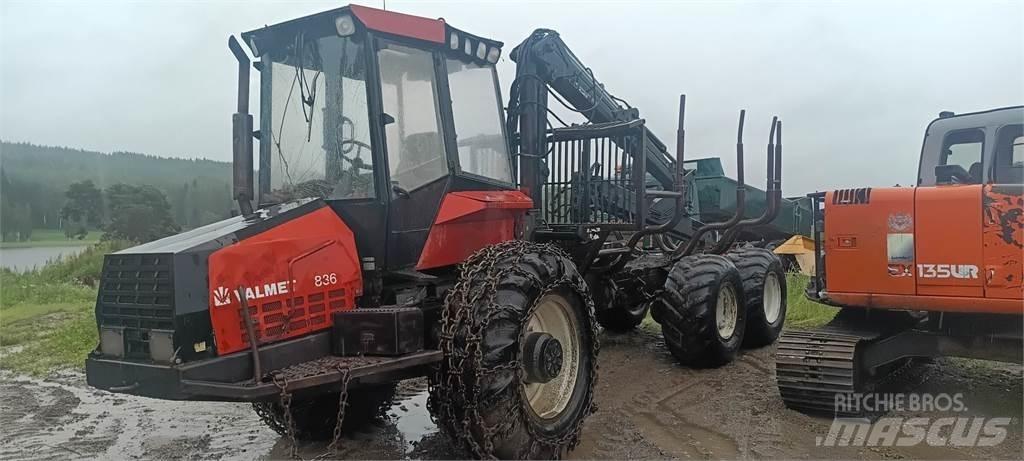 Valmet 836 Kihordók