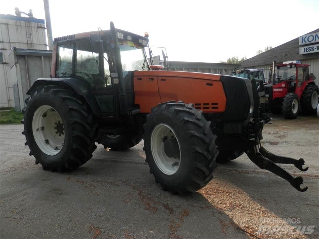 Valmet 8550 Traktorok