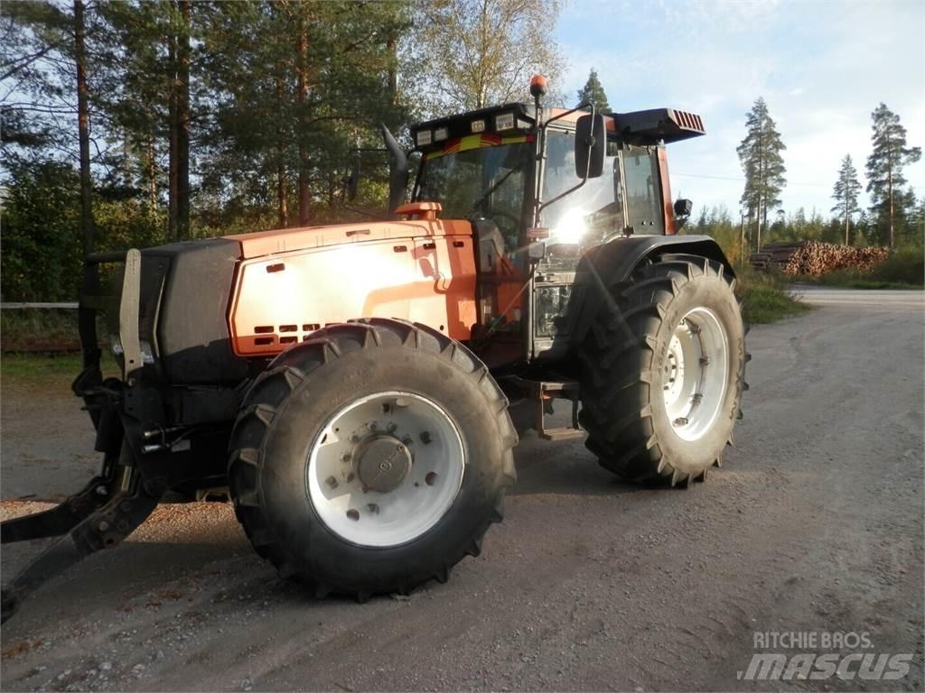 Valmet 8550 Traktorok