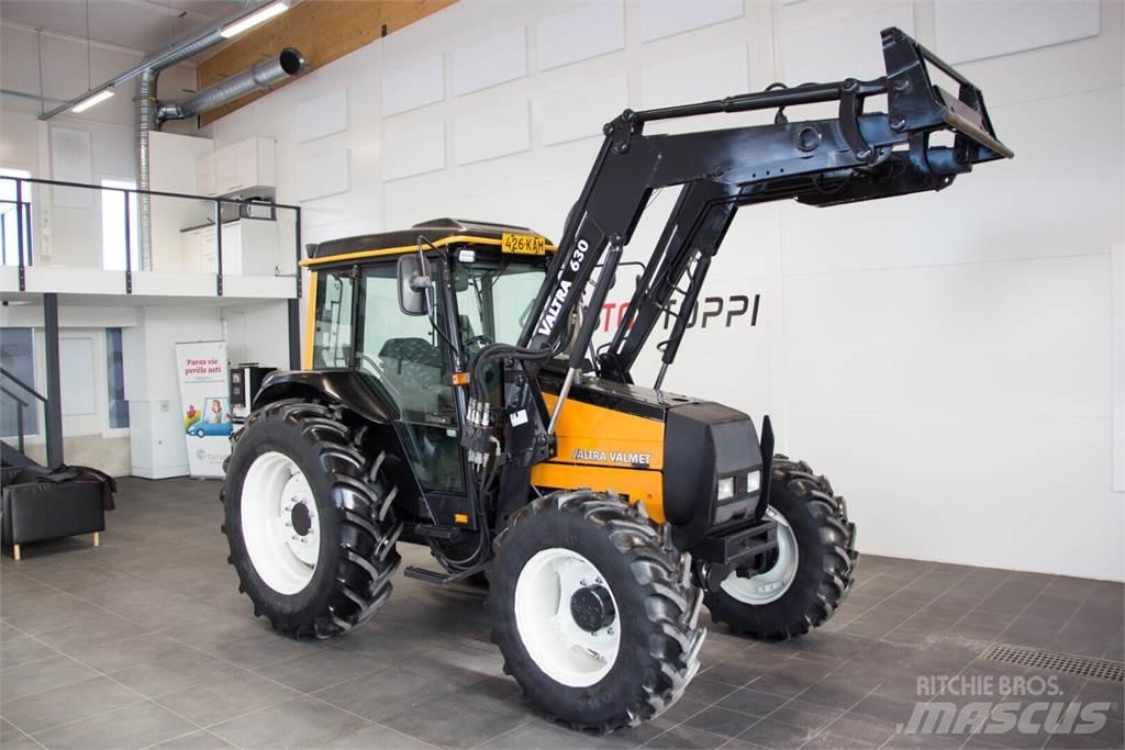 Valtra 800 Traktorok