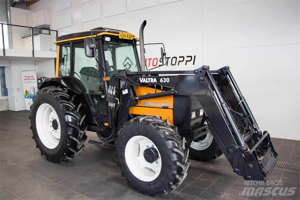 Valtra 800 Traktorok