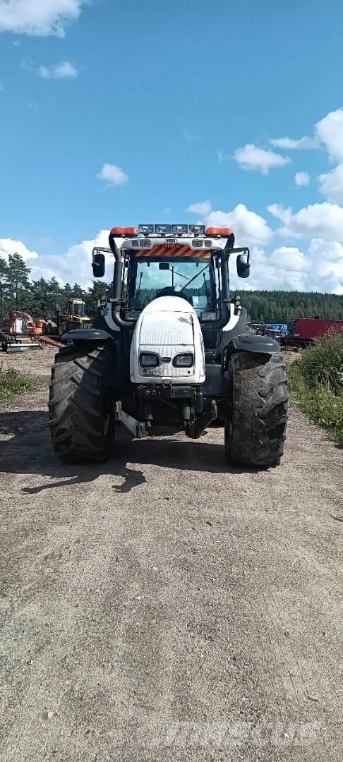 Valtra T 180 Traktorok
