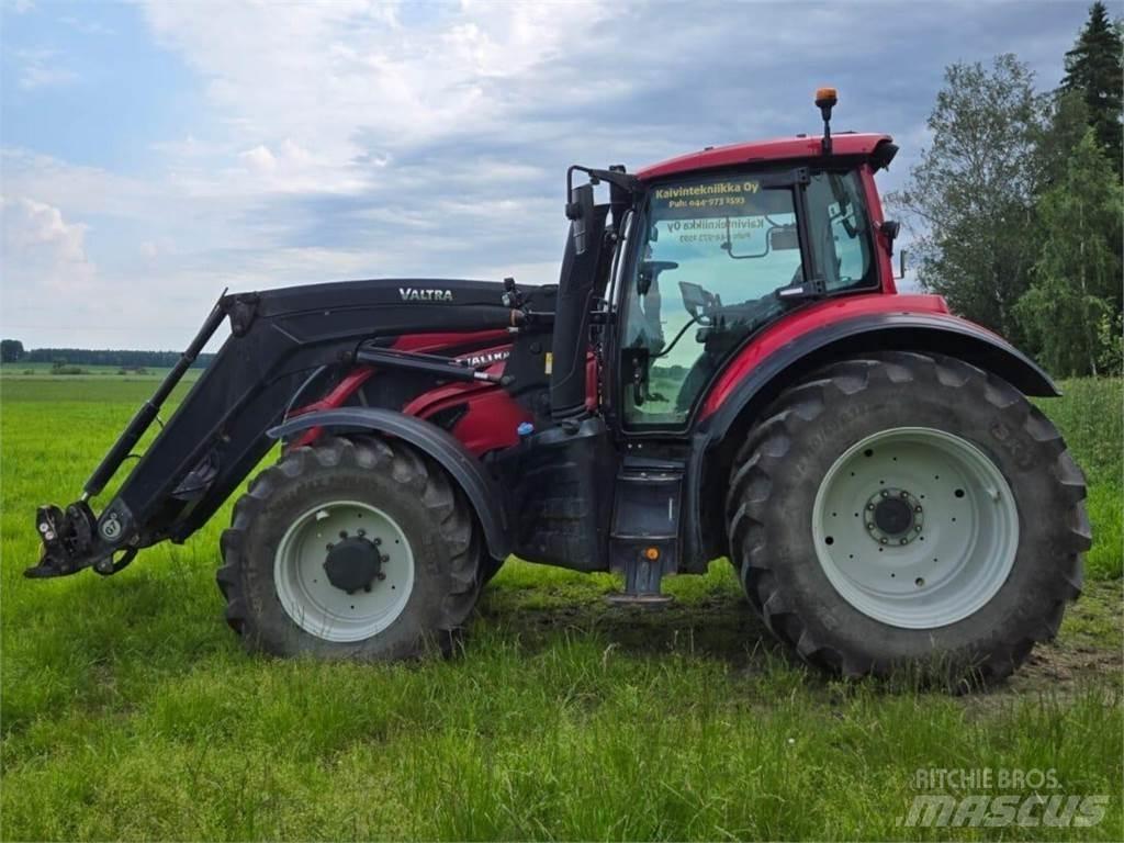 Valtra T144 Versu Traktorok