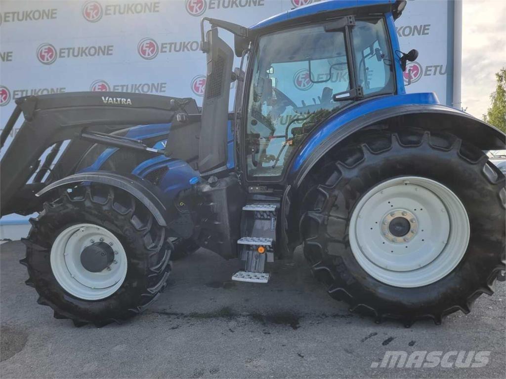 Valtra T145 Traktorok