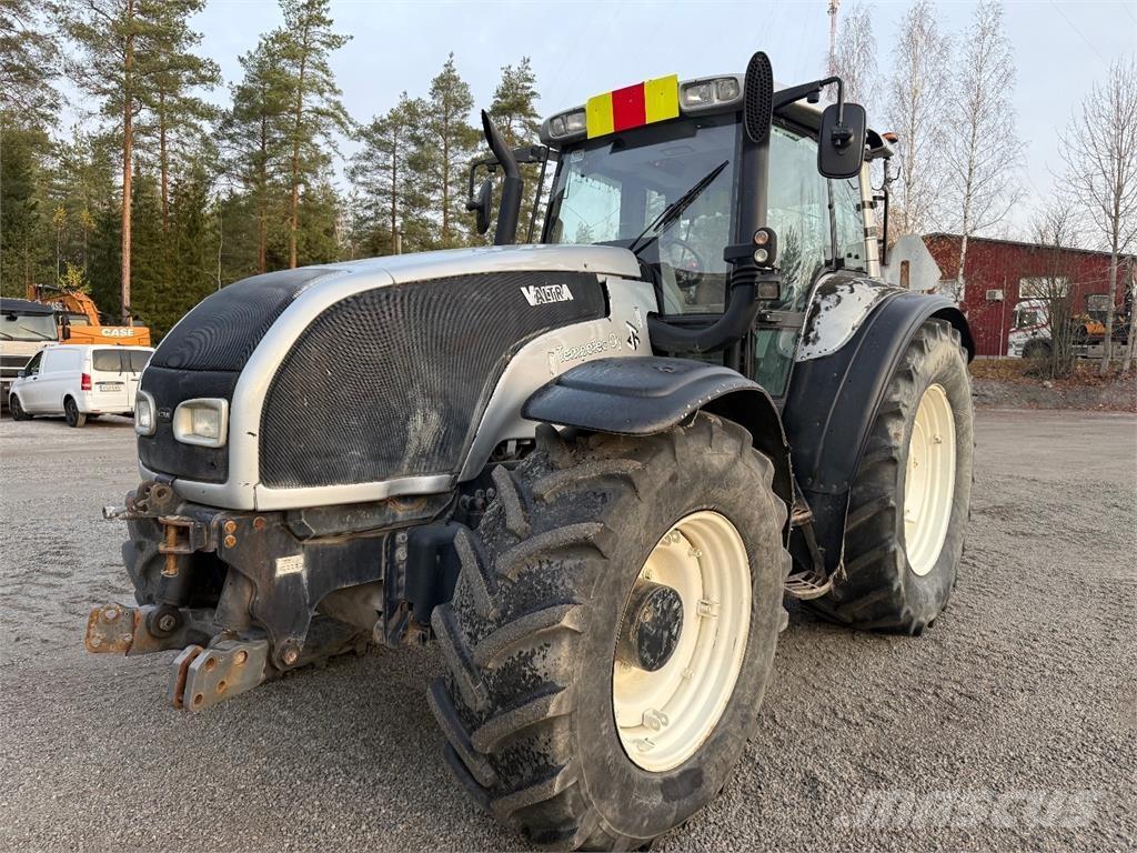 Valtra T190 Traktorok