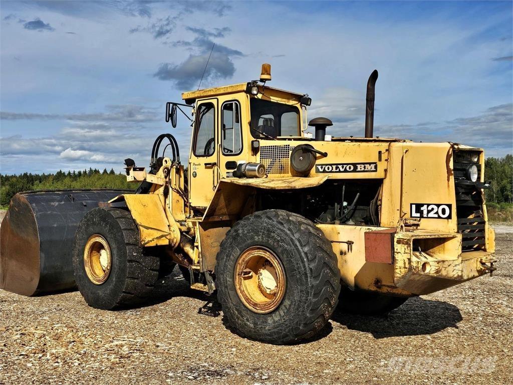 Volvo BM L120 Gumikerekes homlokrakodók