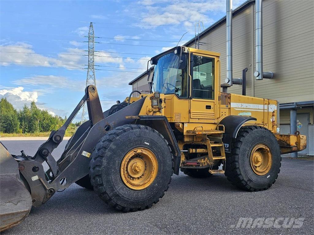 Volvo BM L120C Gumikerekes homlokrakodók