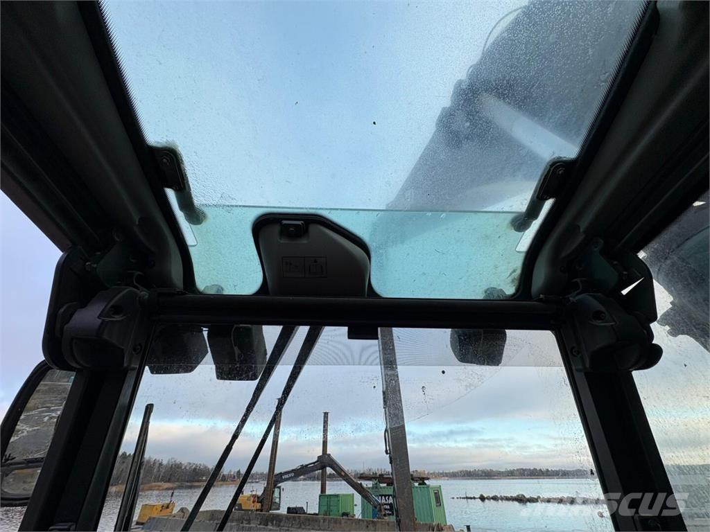 Volvo EC 250 ELR Hosszú gém kotrók