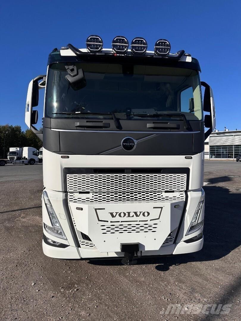 Volvo FH13 8x4 Darus teherautók
