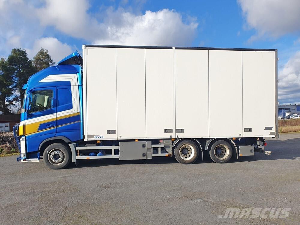 Volvo FH16 6x2 -17 Dobozos teherautók