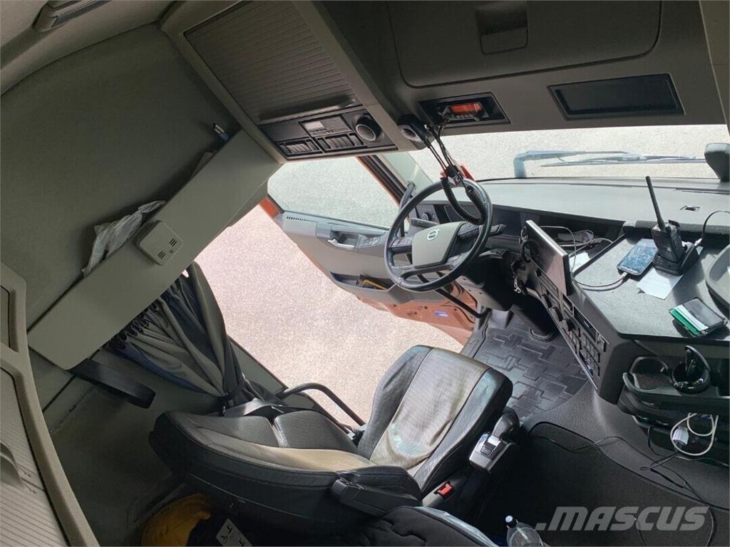 Volvo FH500TC 8x4 Deszkaszállító teherautók