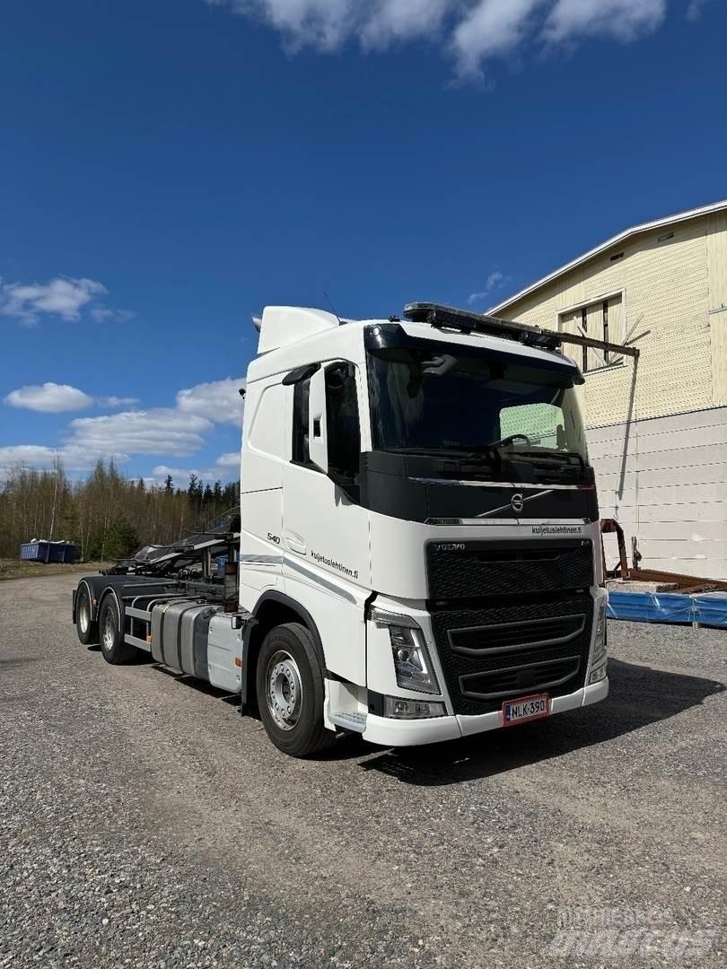 Volvo FH540 Horgos rakodó teherautók