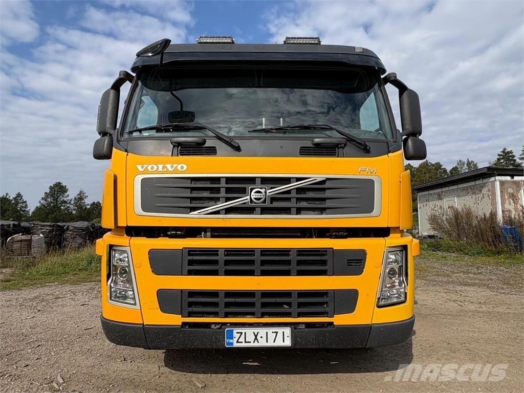Volvo FM 480 10x4 erdészeti gépszállító teherautók