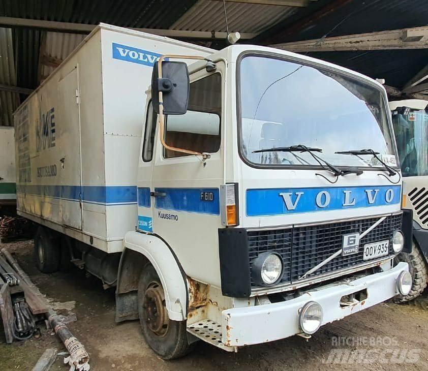 Volvo huoltoauto Dobozos teherautók