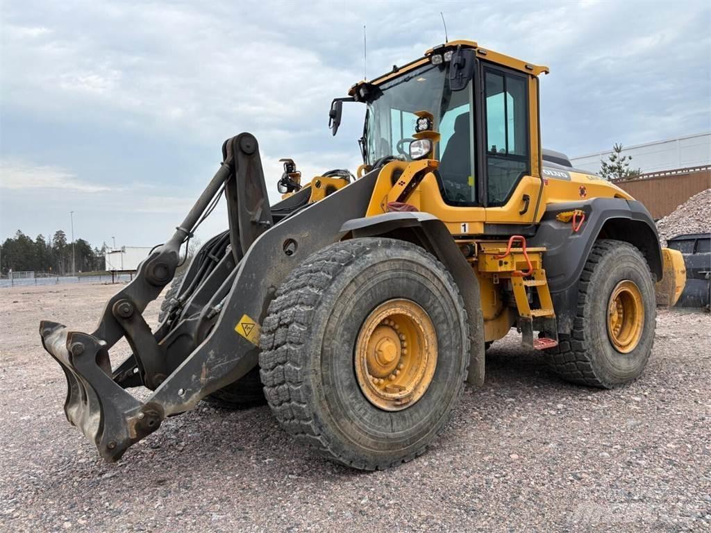 Volvo L 120 H Gumikerekes homlokrakodók