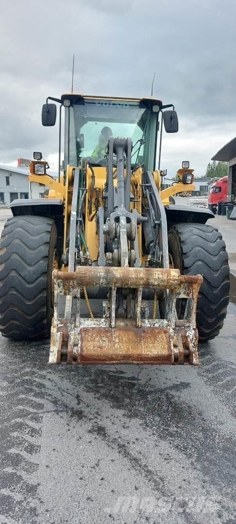 Volvo L 120G Gumikerekes homlokrakodók
