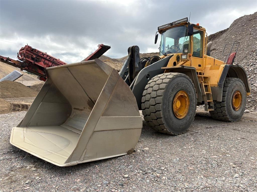 Volvo L 220 E Gumikerekes homlokrakodók