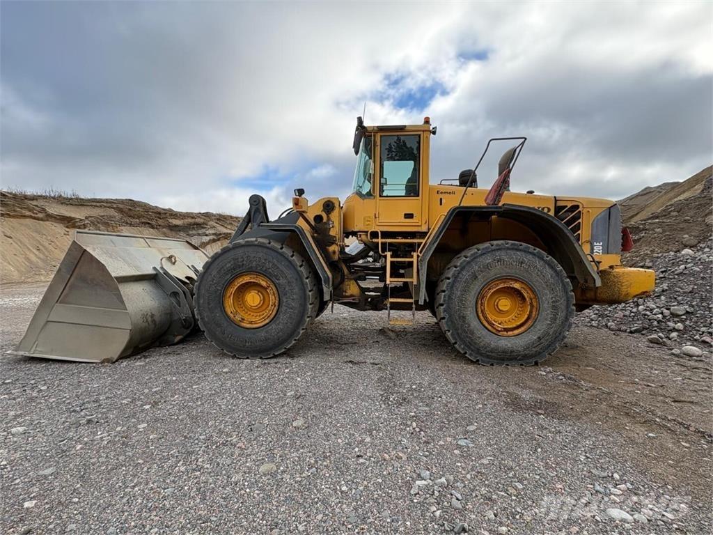 Volvo L 220 E Gumikerekes homlokrakodók