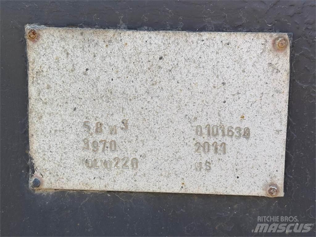 Volvo L 220 F Gumikerekes homlokrakodók