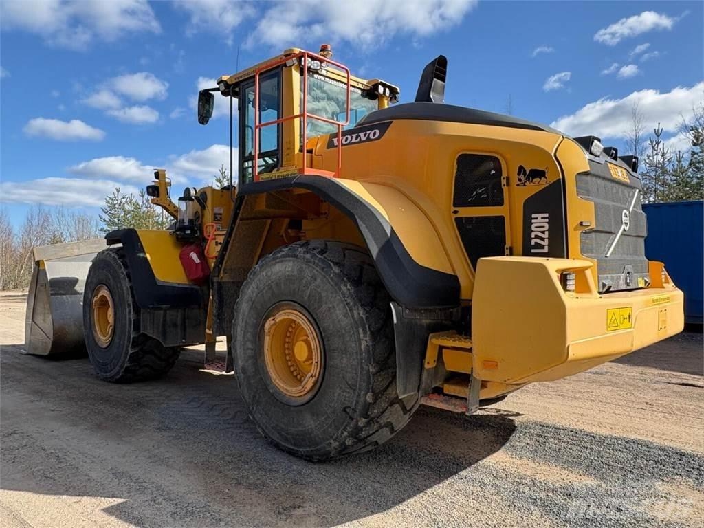 Volvo L 220 H Gumikerekes homlokrakodók